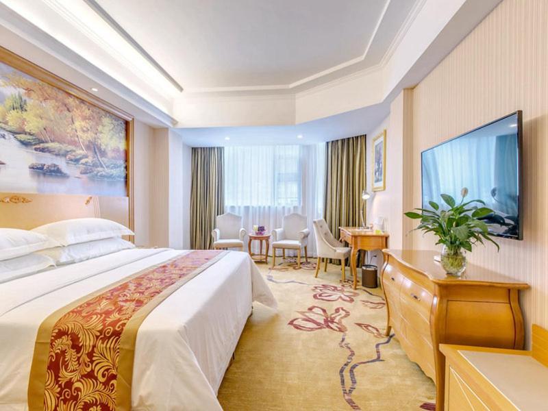Vienna Hotel Guilin Airport Road Rongshan Bagian luar foto