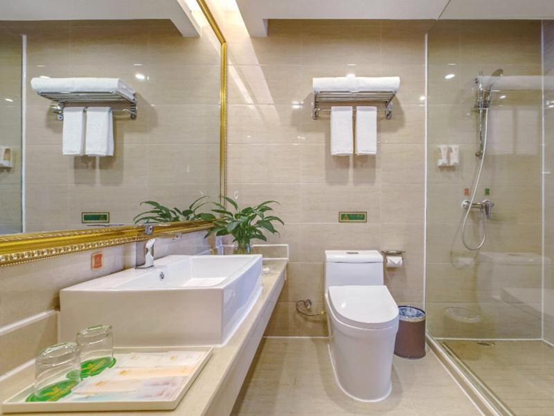 Vienna Hotel Guilin Airport Road Rongshan Bagian luar foto